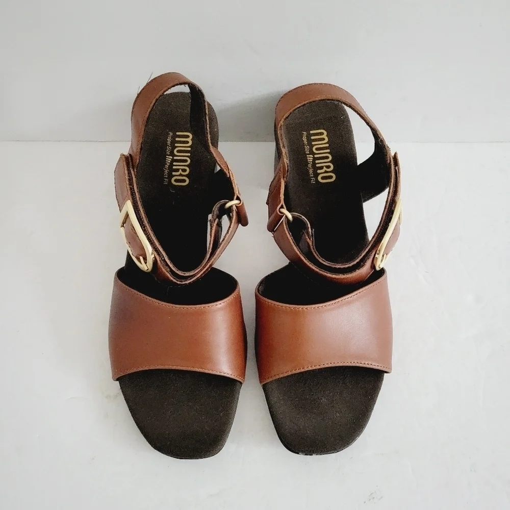 NEW Munro Women's  Neeta Block Heel Sandals Size 8